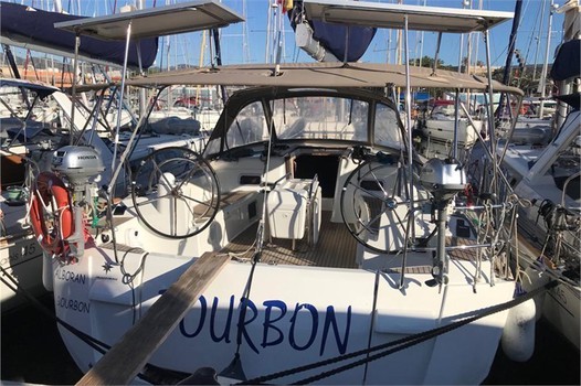 Кокпит яхты Alboran Bourbon